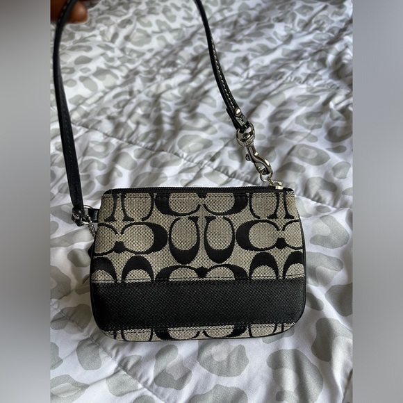 Coach wristlet - Picture 1 of 5